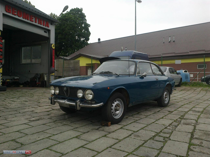 Illustration for article titled Interesting, vaguely interesting and weird cars for sale I found today.
